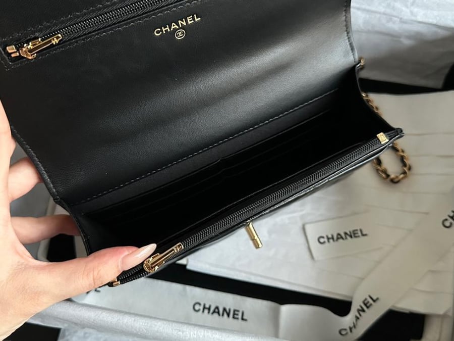 FLAP BAG WITH TOP HANDLE