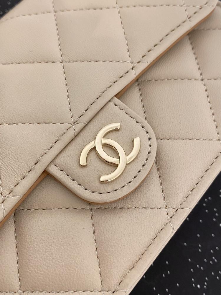 chanel mini  crossbody bag