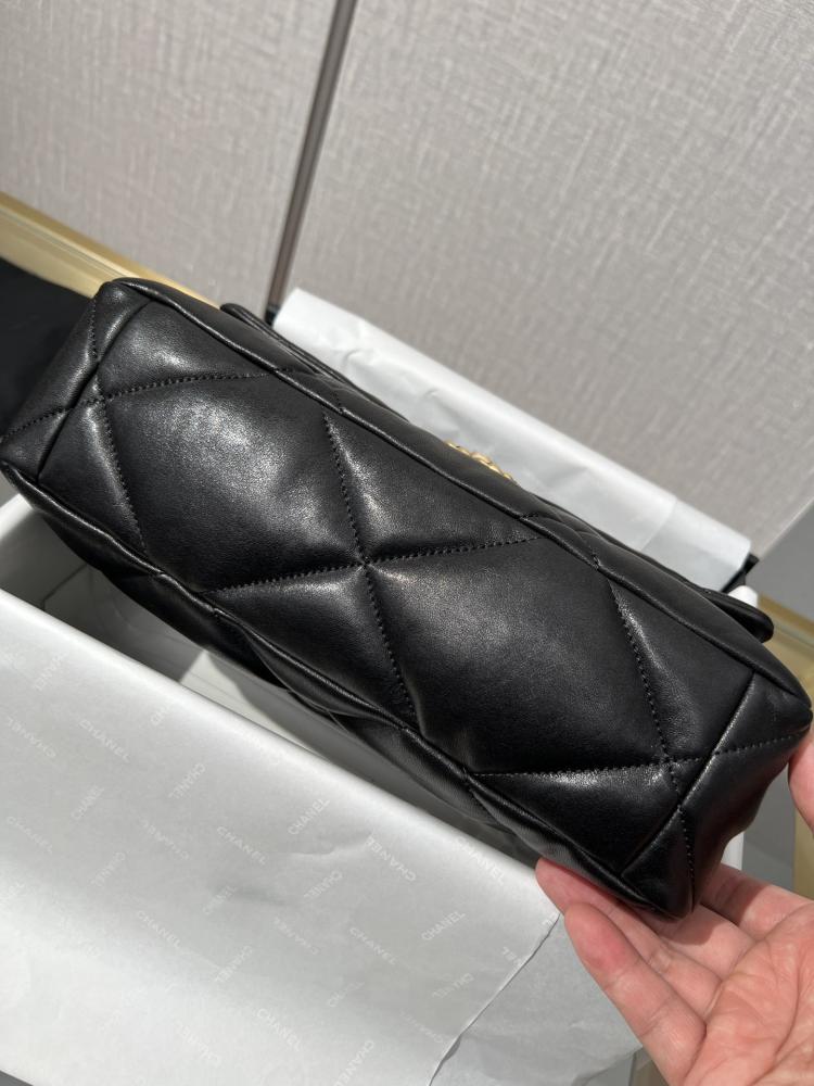 chanel 19 bag size 30