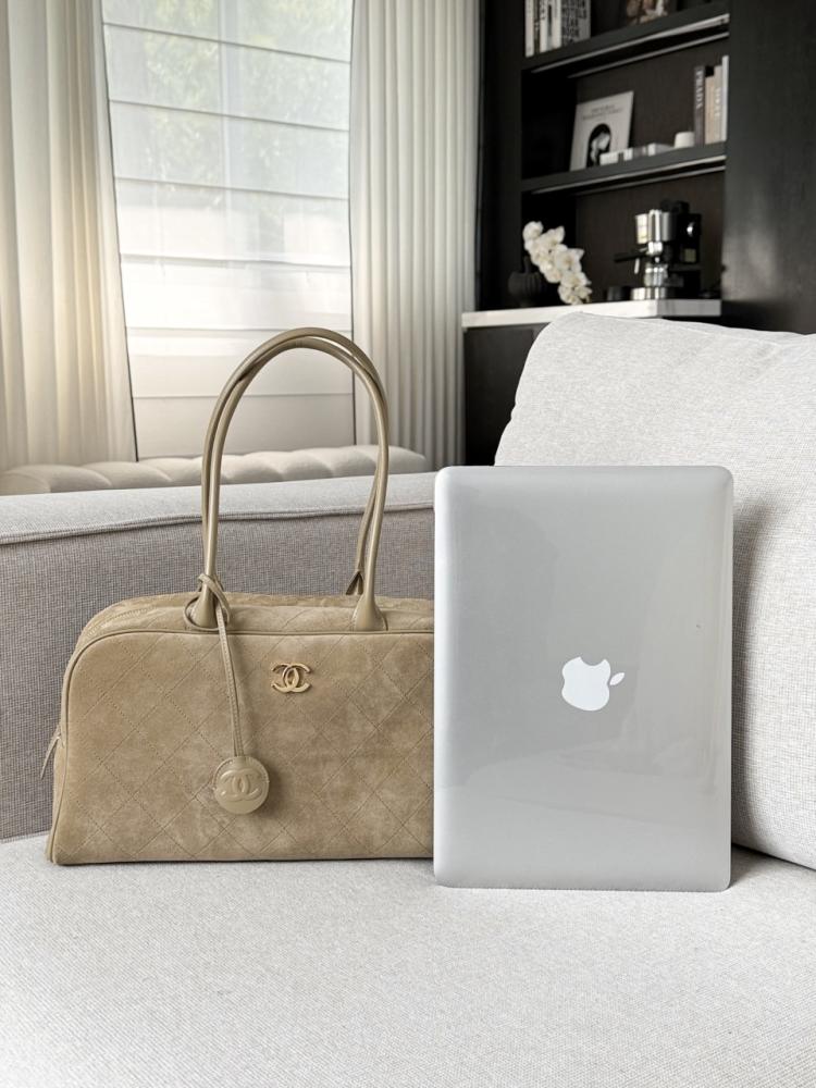 LARGE SHOPPING BAG   Grained Calfskin & Gold-Tone Metal  Black