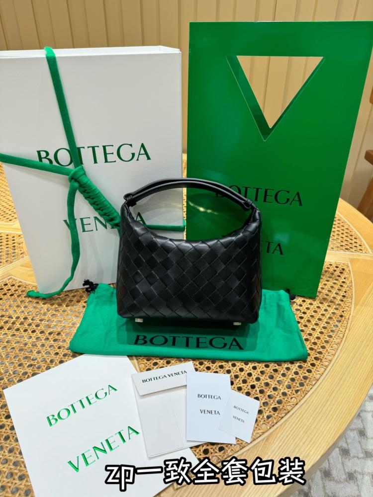 BOTTEGA VENETA Mini Wallace