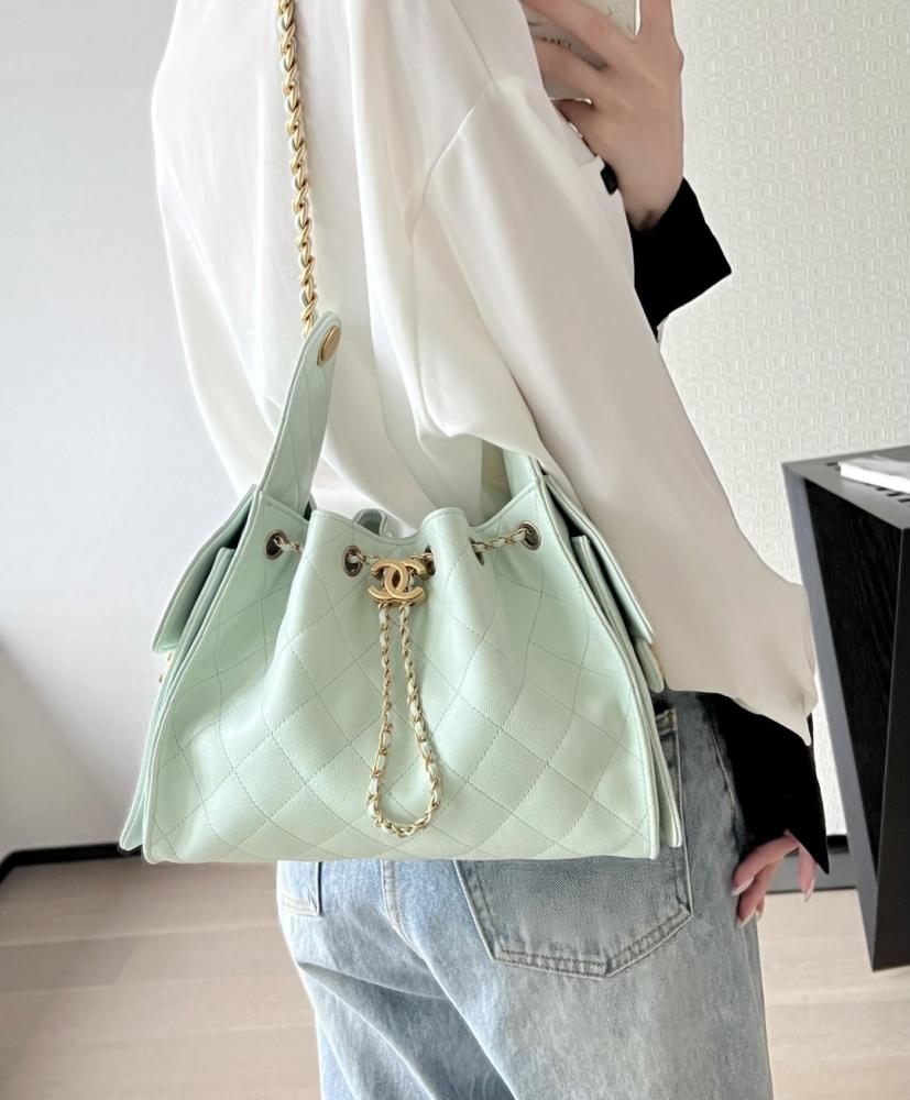 THE CHANEL 25 HANDBAG