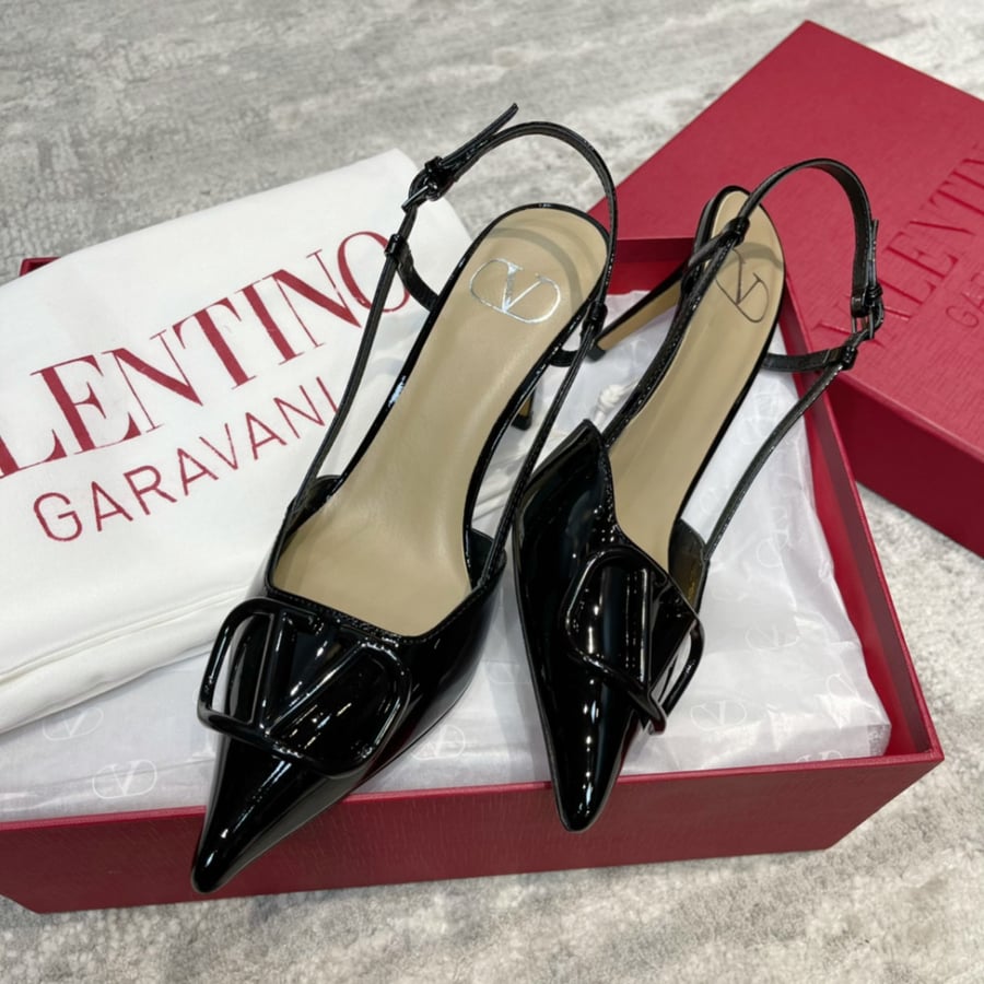 Valentino Garavani Go Logo 40 embellished leather