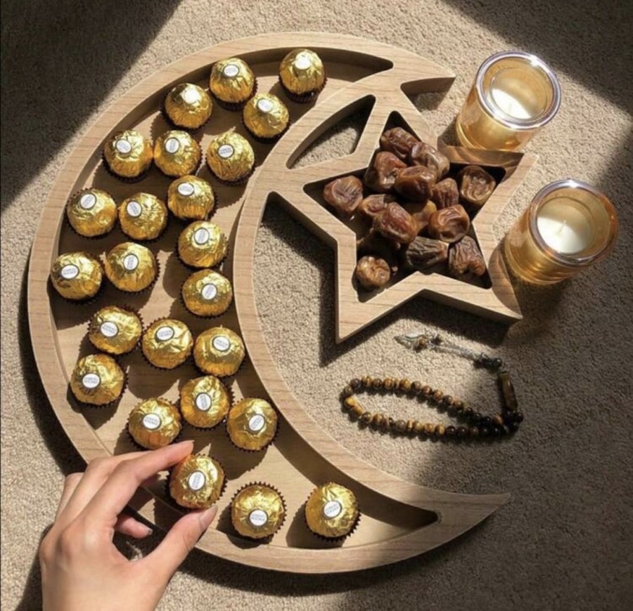 صينية خشبية شكل هلال