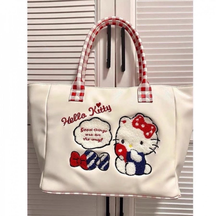 شنطة hello kitty