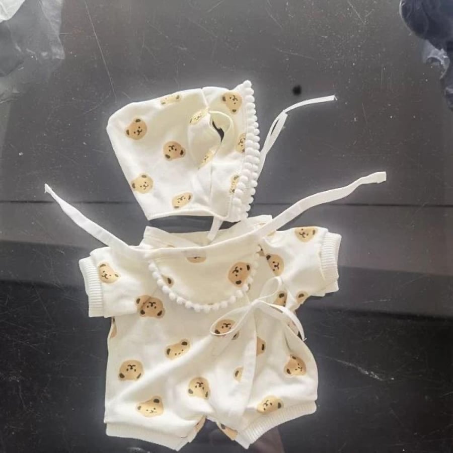دمية دب مع البجامه