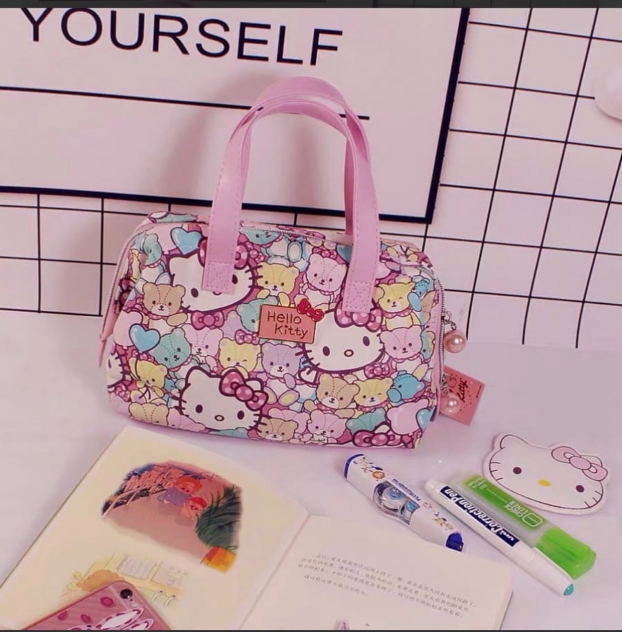 شنطة hello kitty