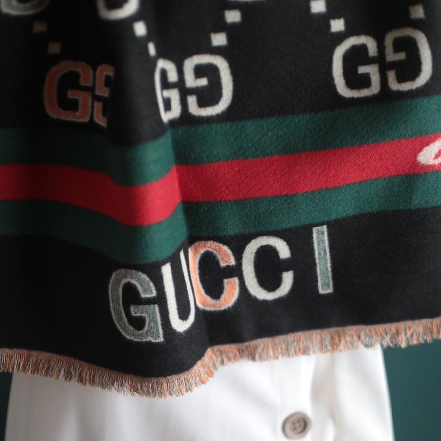 Gucci G10 shawl