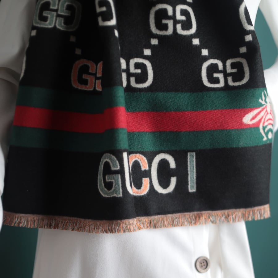 Gucci G10 shawl