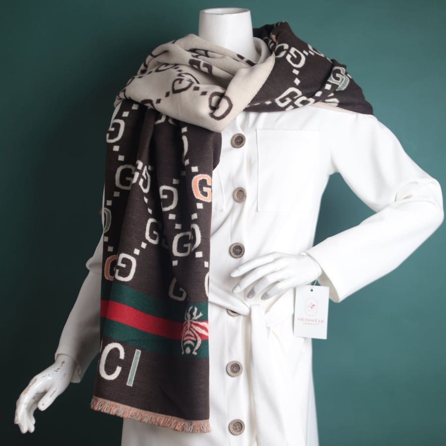Gucci G10 shawl