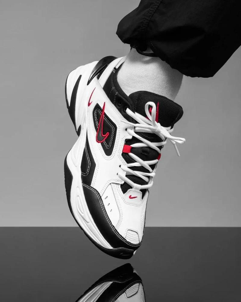 حذاء Nike M2K TEKNO رجالي اسود وابيض اللون