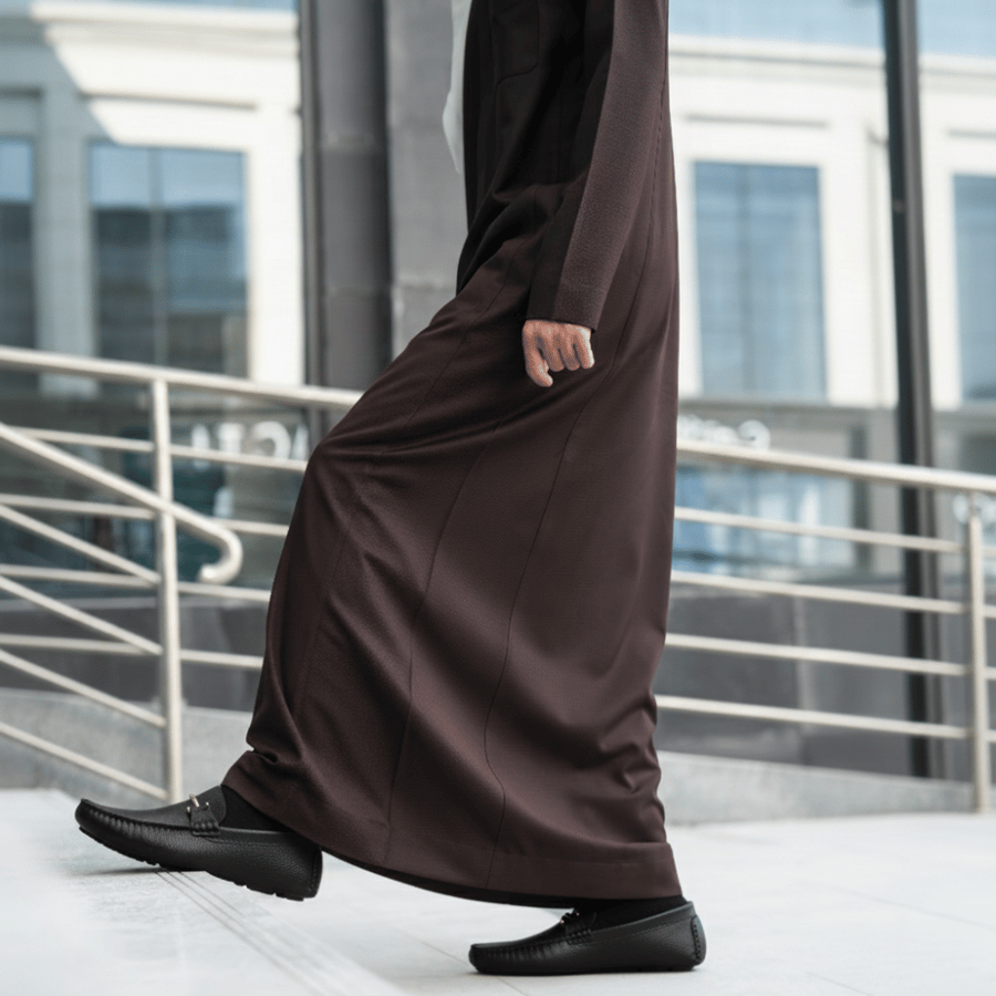 حذاء (DAILY) عملي بجلد فاخر اللون الأسود