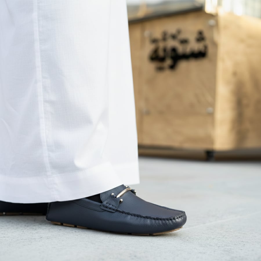 حذاء (DAILY) عملي بجلد فاخر اللون الكحلي