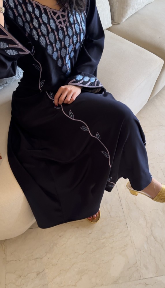 مخور مع طرحه