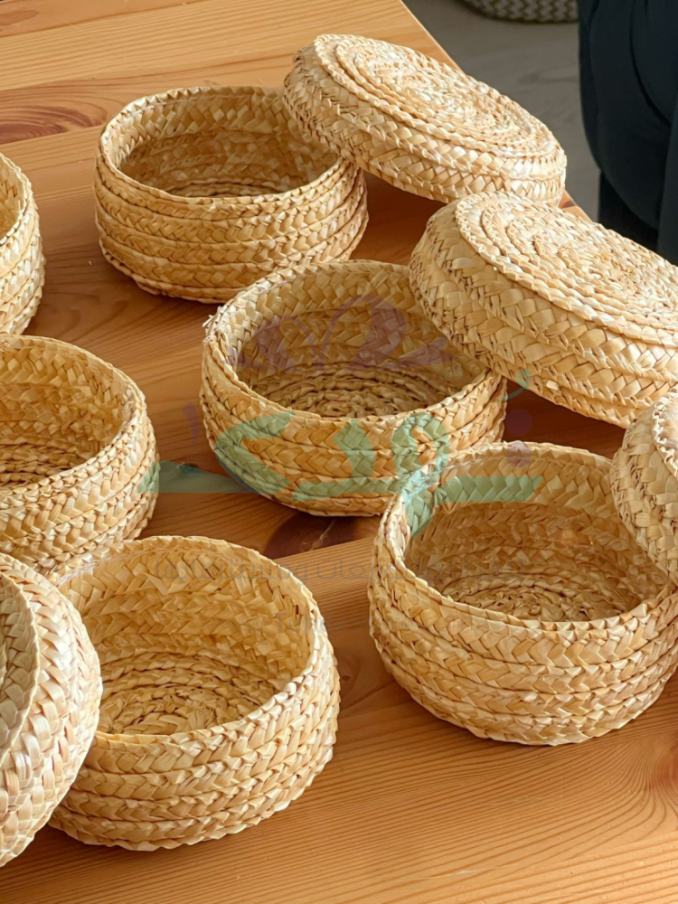 سلات خوص بغطاء