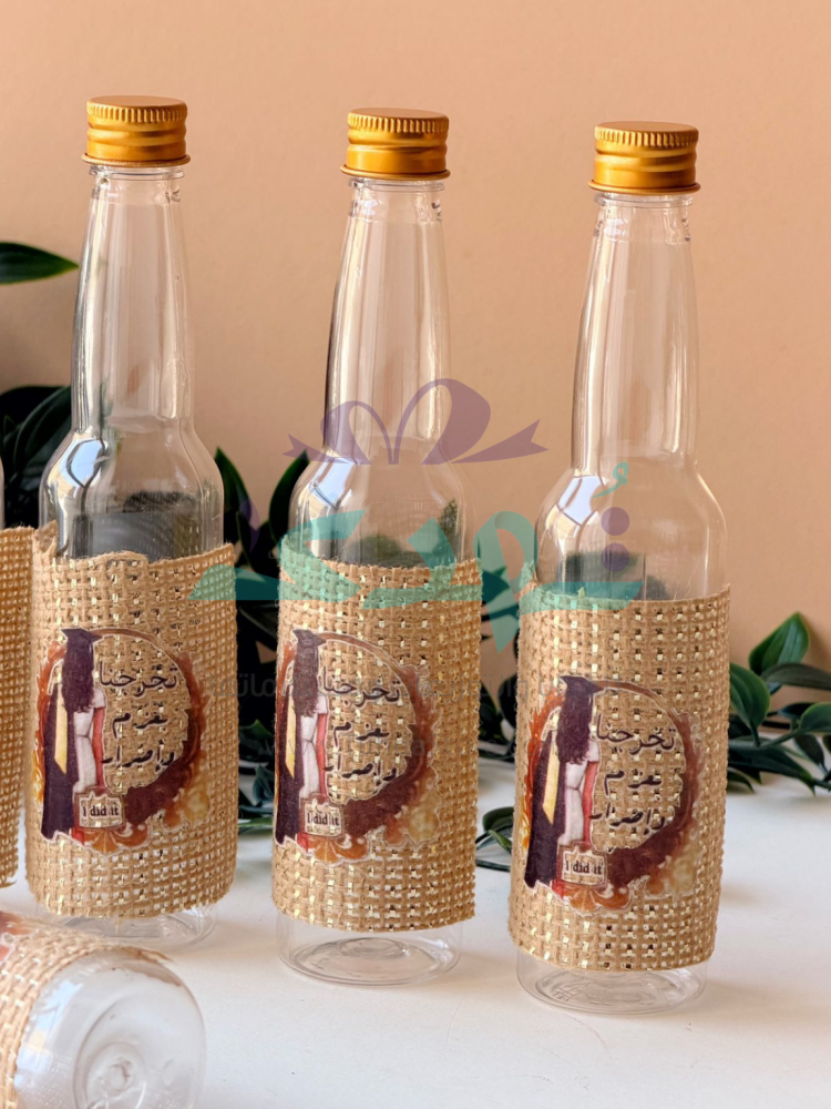 6 علب عصير تخرج