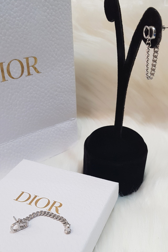 أقراط ديور - DIOR