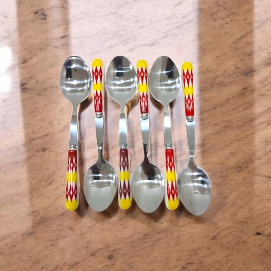 Red cartilage spoon
