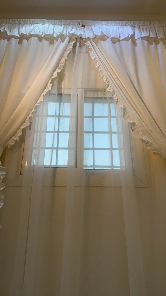 Curtain package + 3 rustic cushions