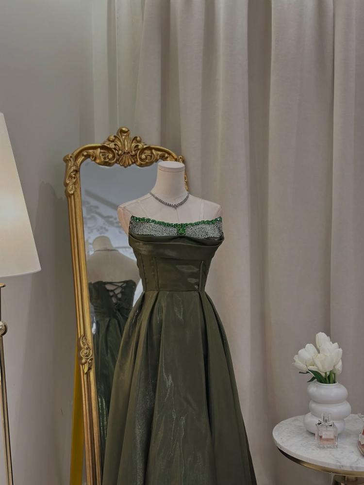 Evening dress (two colors)