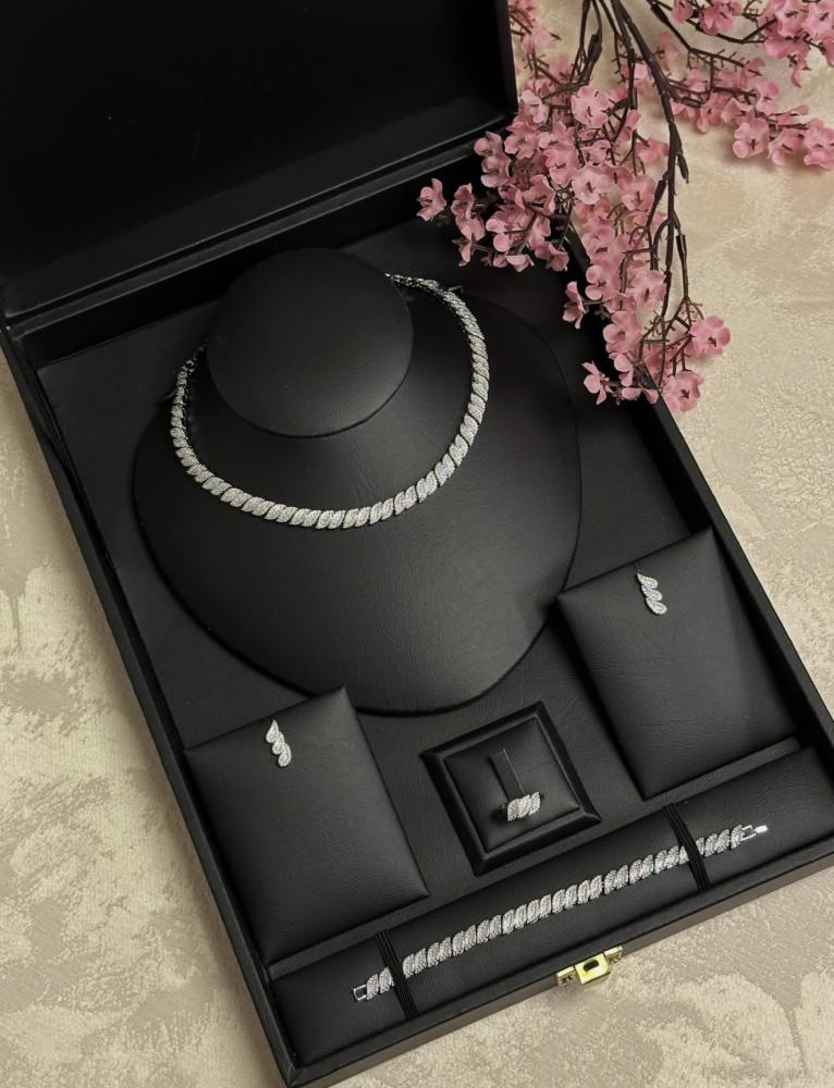 A1709 - طقم اكسسوار الدمعة أنيق وفاخر