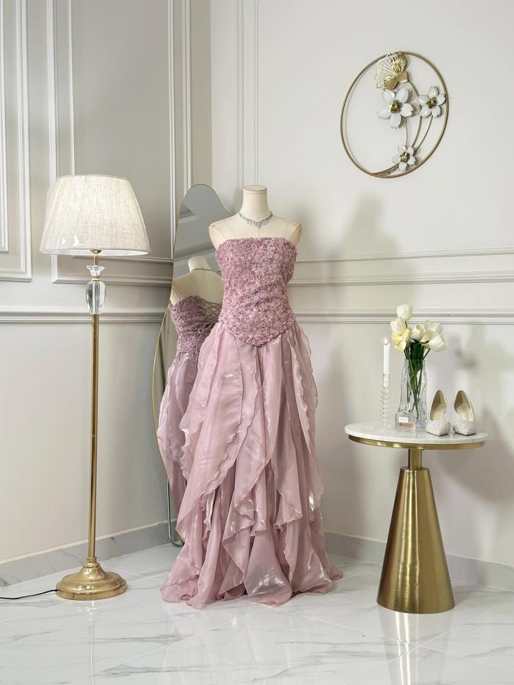 7311-فستان أنثوي فاخر بتفاصيل ناعمة ولمسة رومانسية ساحرة  dress