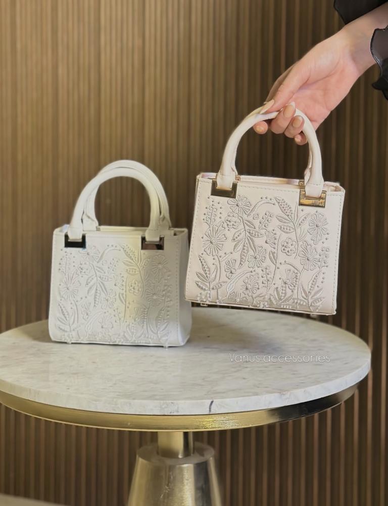 B560  - شنطة سهرة بتطريز فاخر  ( لونين )
