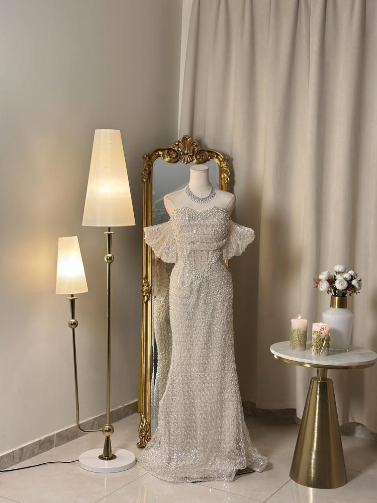 6481 - فستان لؤلؤي بلمعة ساحرة