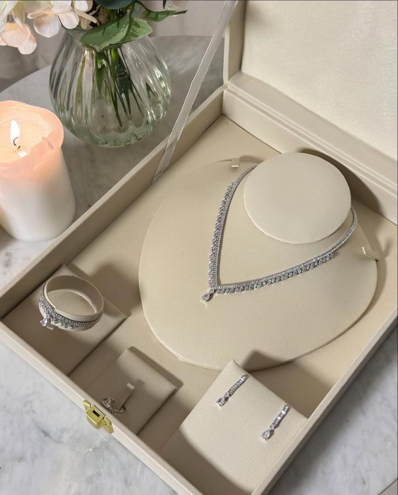 طقم اكسسوار   A1044