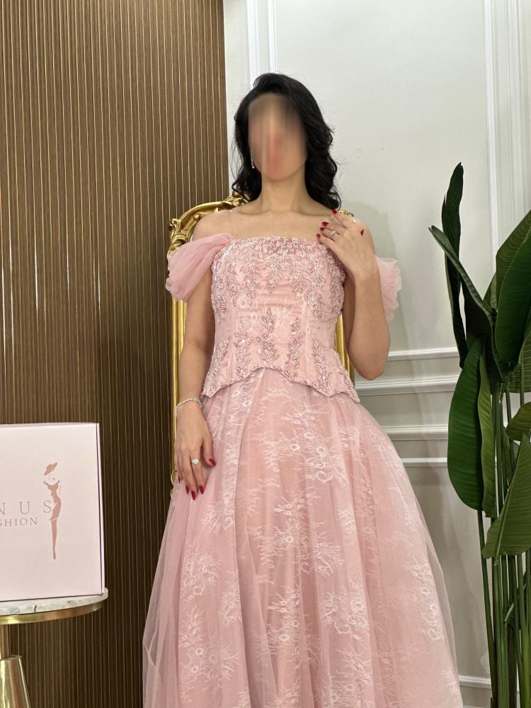7510-فستان سهرة وردي منفوش بتطريز فاخر