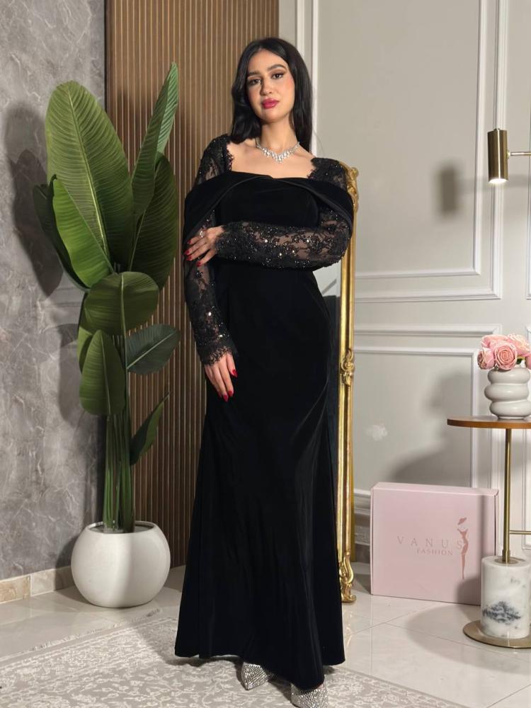 7588-فستان سهرة أسود مخمل طويل بأكمام دانتيل مطرزة بالترتر