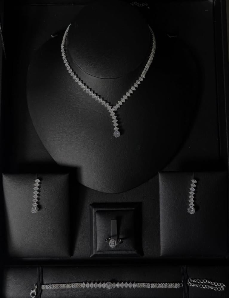 A1696  - طقم اكسسوار (لونين)