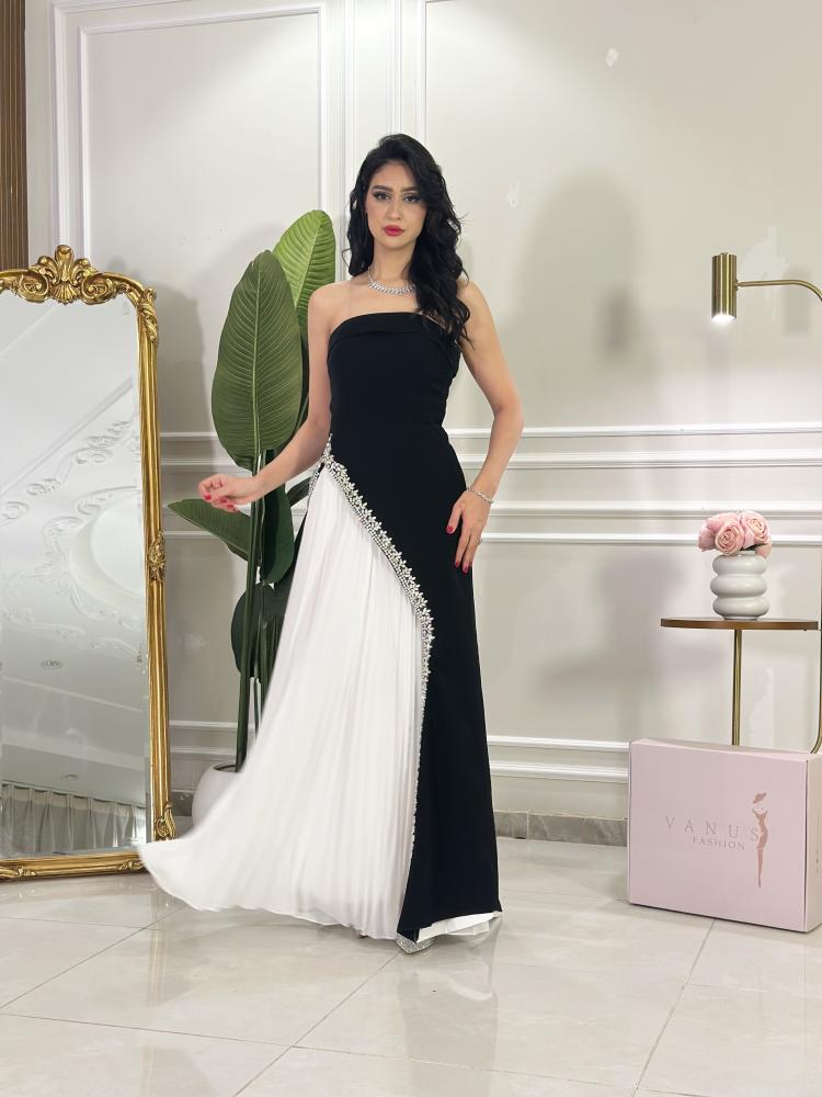 7449 -فستان سهرة أسود وأبيض طويل بتفاصيل كريستال فاخرة dress