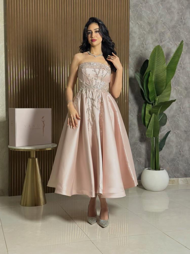 7550-فستان سهرة وردي ميدي منفوش بتطريز لامع