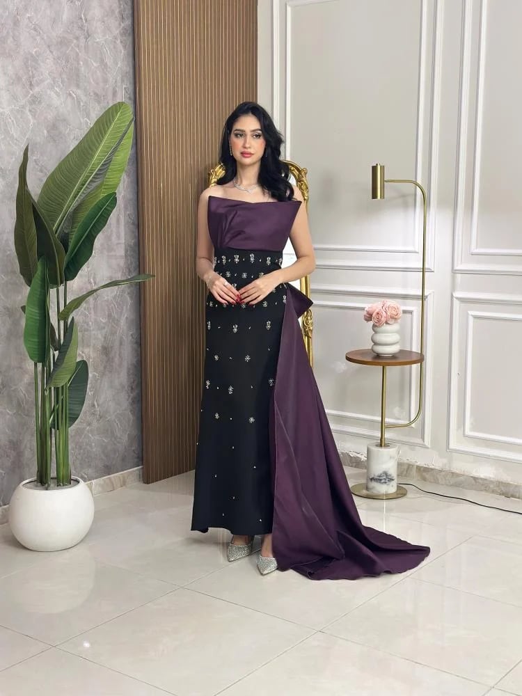 7534-فستان سهرة أسود وعودي طويل بتفاصيل كريستال