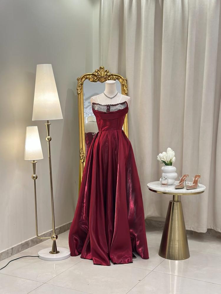 Evening dress (two colors)