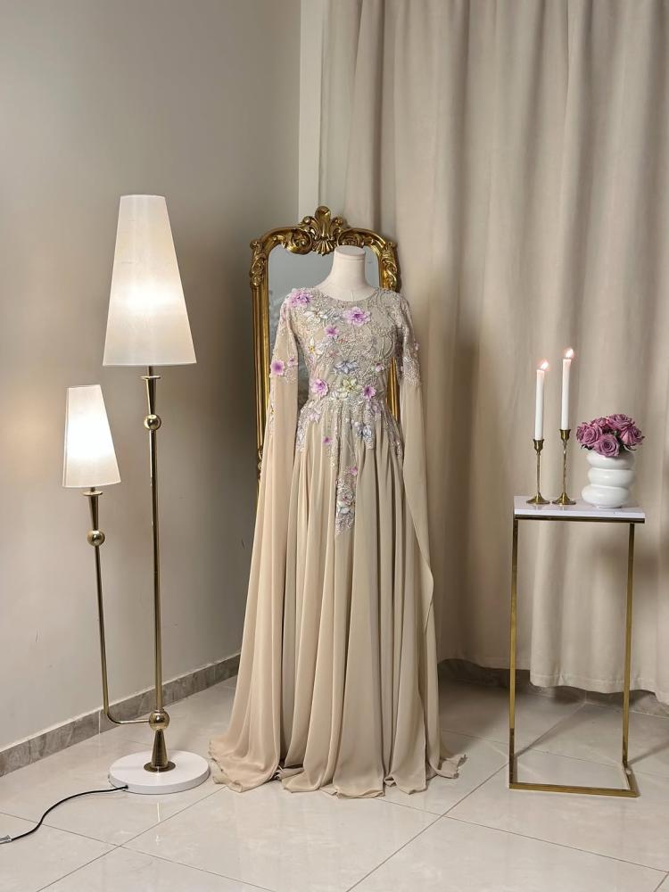 6266-   فستان سكري ناعم بتطريز