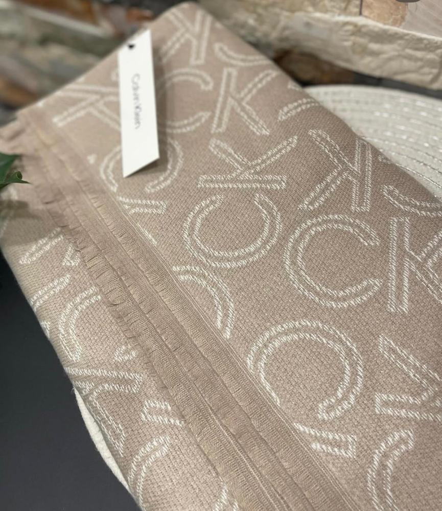 CALVIN KLEIN WOMEN SCARF-لفاف شتوي نسائي من كالفن كلاين