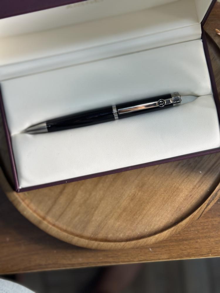 Aigner pen