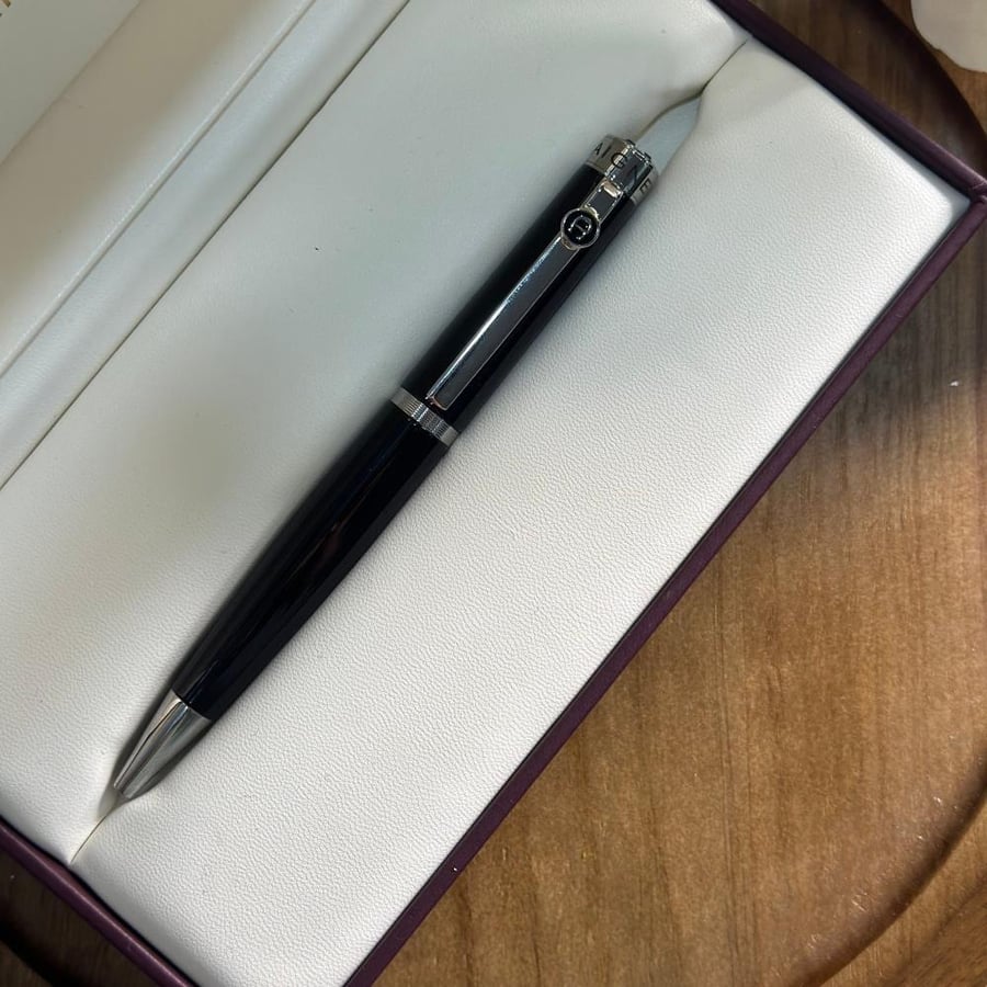 Aigner pen