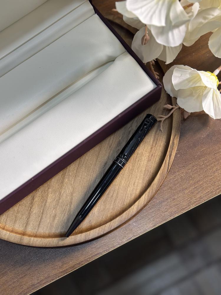 Aigner pen