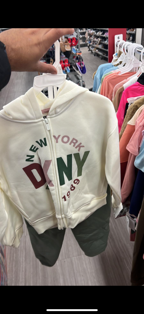 بدلة DKNY