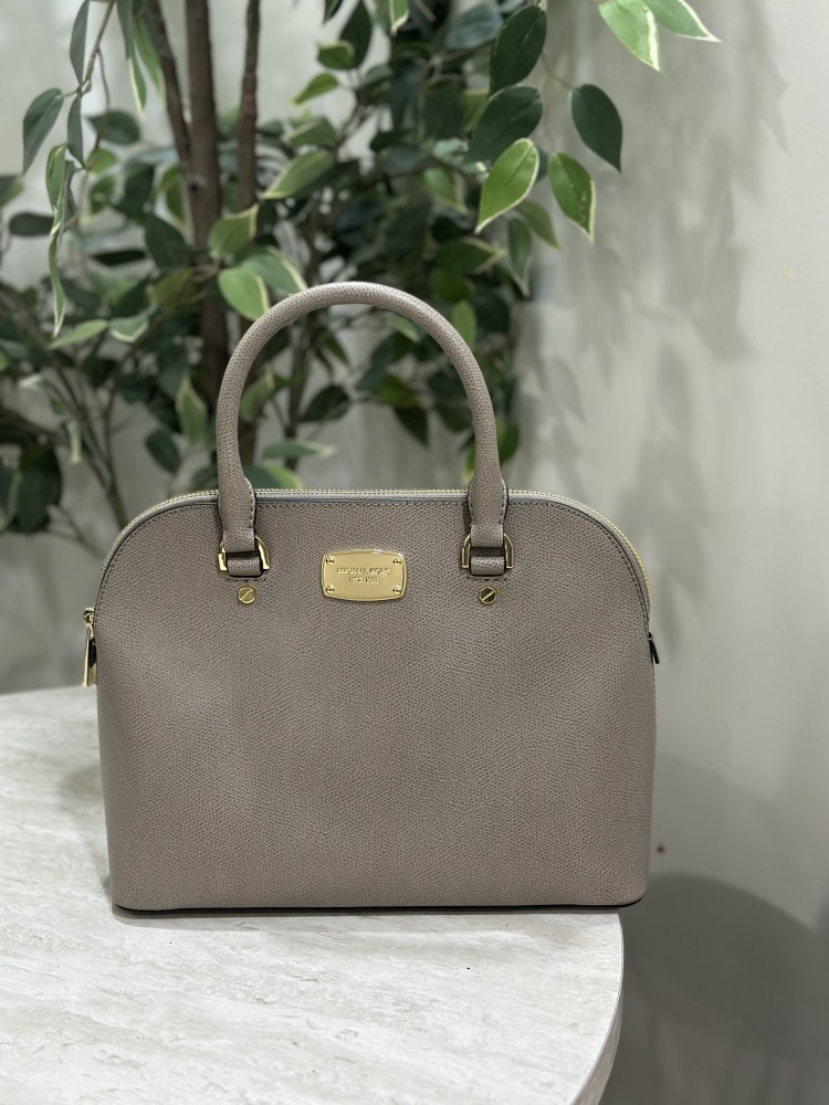 شنطة Michael Kors