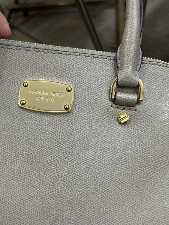 شنطة Michael Kors
