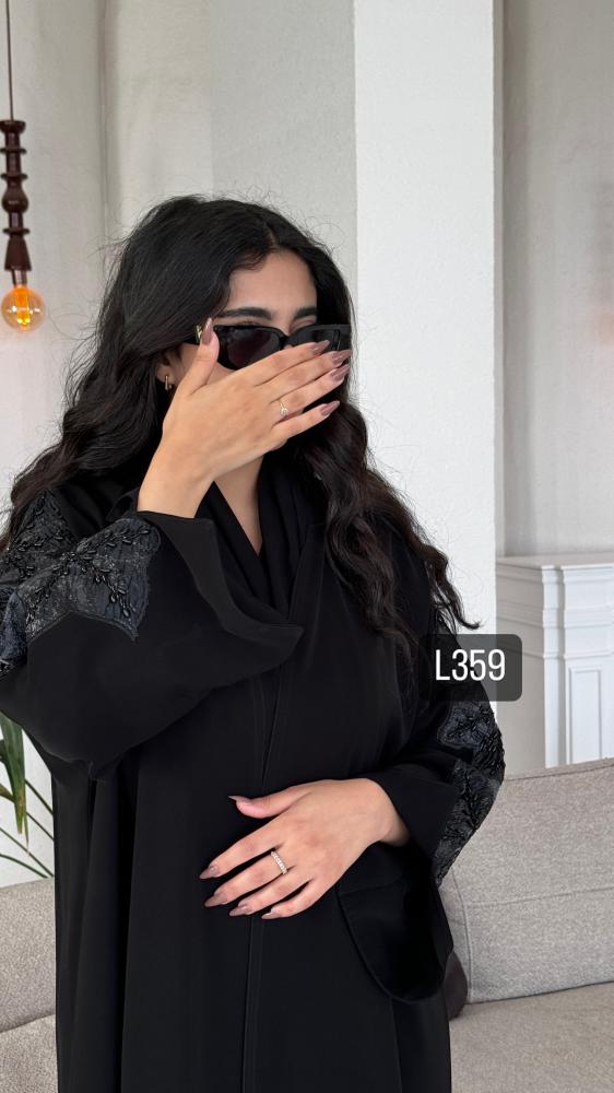عباية كريب بلقيس تطريز وش يدوي قصة عادية ستريت
