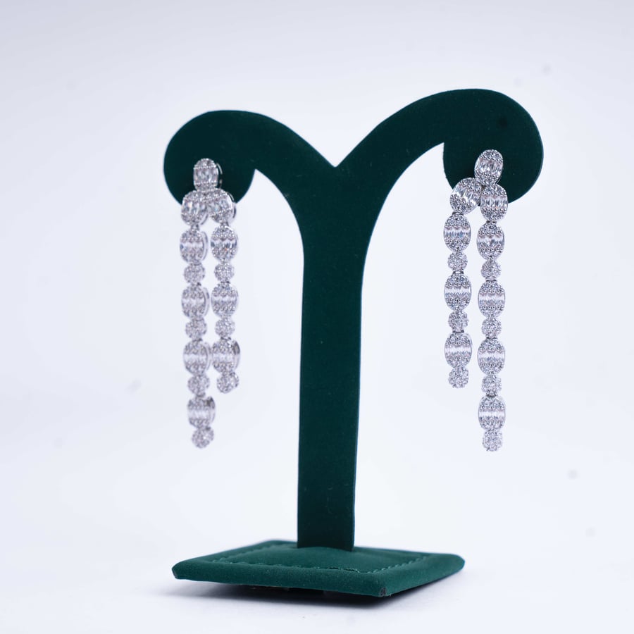 طقم مسارات البريق – فضي سادة بثلاث سلاسل متدرجة ومتوازية