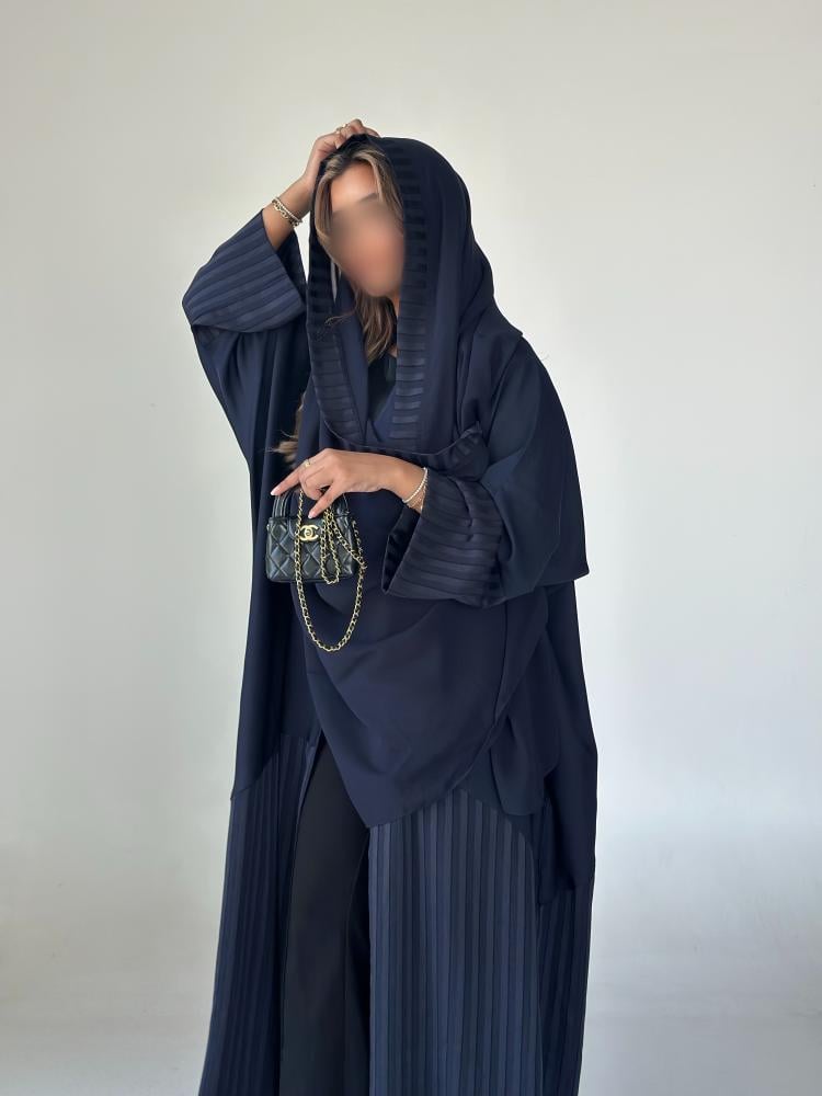 عباية كريب صيفي مع حرير مقلم