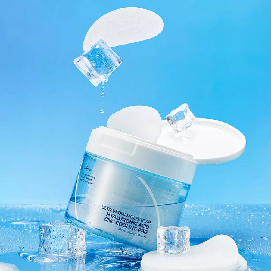 Acentri pads for cooling with hyaluronic acid and very low molecular zinc