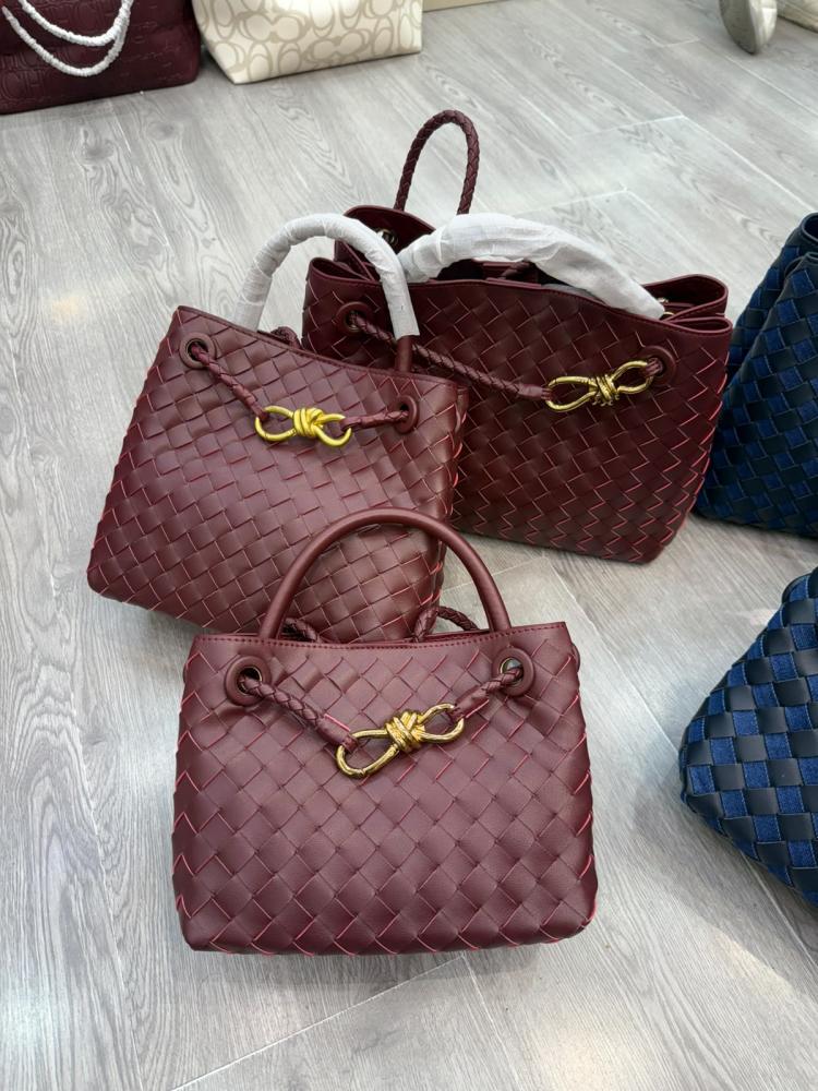 حقيبة بوتيغا VENETA كبير ماستر كوبي ..