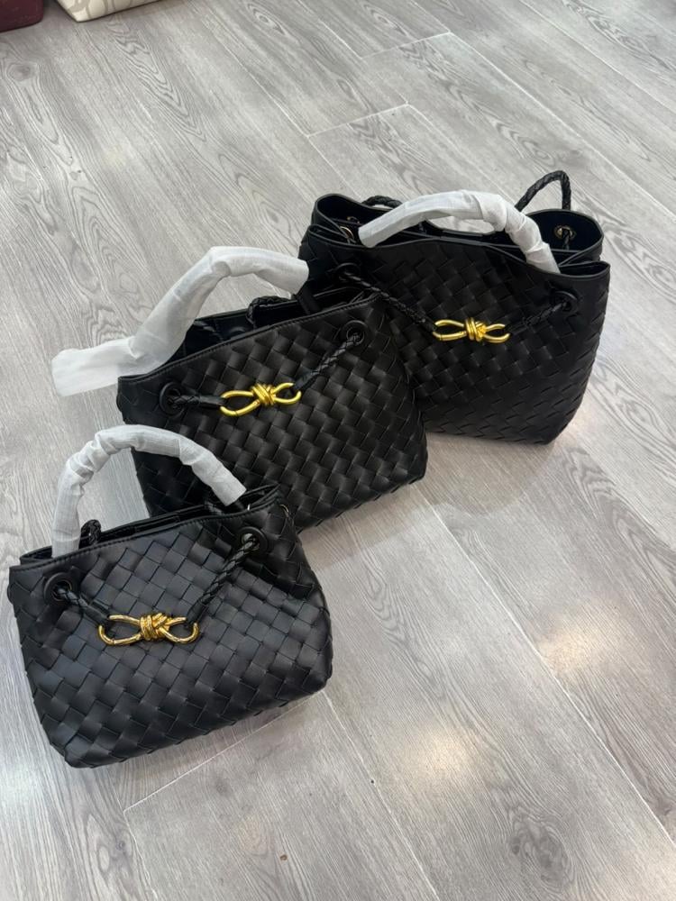 حقيبة بوتيغا VENETA كبير ماستر كوبي ..